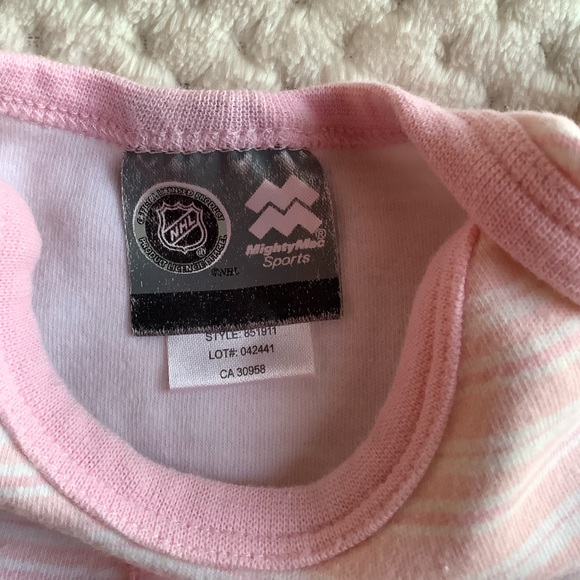 NHL Toronto Maple Leafs Bodysuit By MightyMac Sports 6M 6 Months - Picture 2 of 4